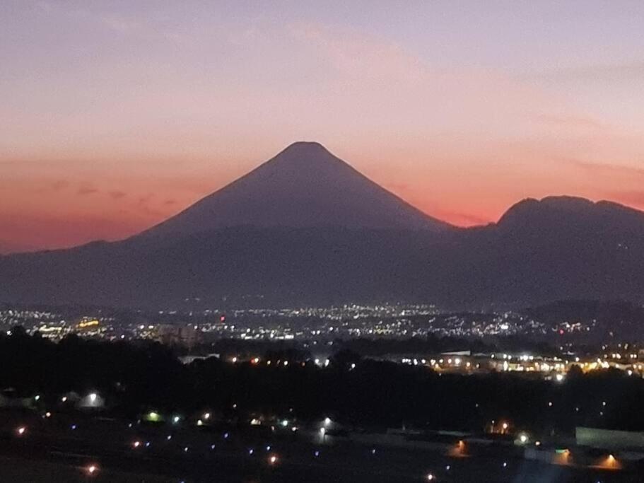 Amazing Volcano Views In Front Of Airport Guatemala City Екстериор снимка